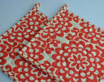 Quilted Potholders, Wallflowers in Cherry, Designer Potholders