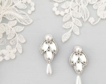 Clementine Earrings Silver, Ivory and Pearl - Britten Weddings - Sample Sale