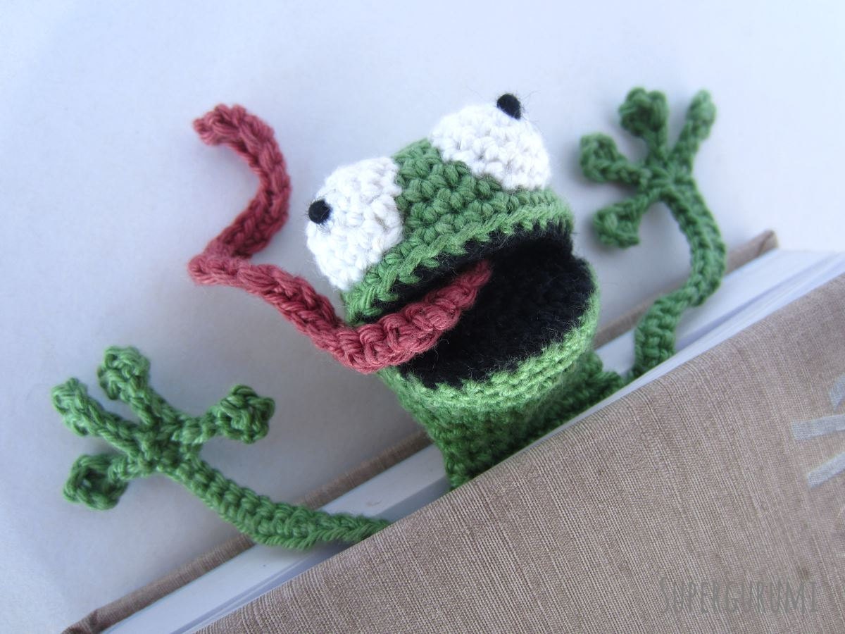 Amigurumi Crochet Frog Bookmark