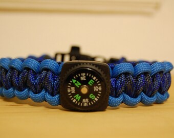 Paracord bracelet with compass