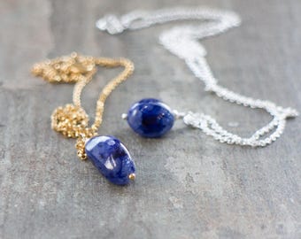 Raw Sapphire Necklace, Gift for Her, Gift for Mom, Crystal Necklace, Blue Sapphire Pendant, Birthday Gift, September Birthstone Necklace