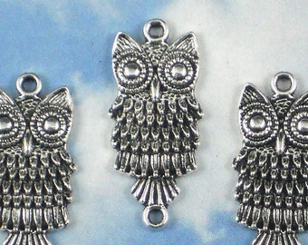 LAST 8 Googly Eyed Owl Charm Link Pendants 28mm Antiqued Silver (P752)