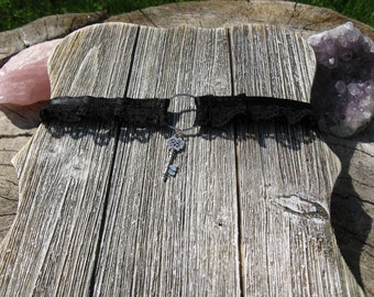 Victorian Ruffle Choker with Key Charm