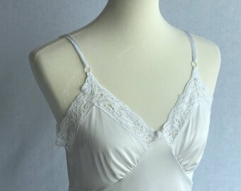 Lace edged white slip / Vneck white nightgown / Vintage bridal lingerie