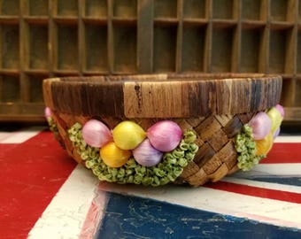 Decorative woven basket