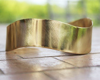 Upper Arm Cuff,Spiral Arm Band, Gypsy Arm Bangle,Upper Arm Cuff,Gold Arm Bracelet, Hammered Cuff, Arm Bracelet, Gold Arm Cuff, Boho Jewelry,