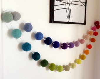 Rainbow Felt balls garland/colorful/Modern kids room/Nursery garland/felt garland/baby shower/made in canada/kid garland/pompom garland