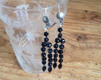 XIX's jet earrings.