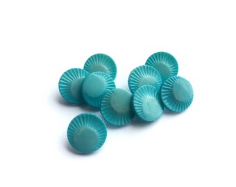 5 Vintage Turquoise Blue Plastic Buttons, 15mm