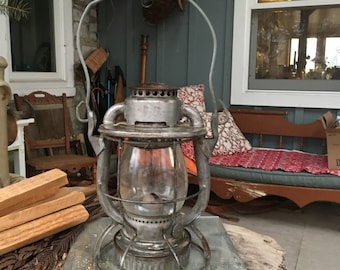 Vintage Dietz Vesta Railroad Kerosene Lantern Caged Railroad Light