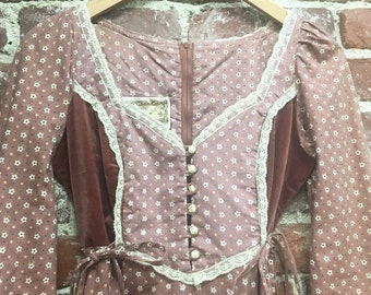 Vintage Gunne Sax Dress Cotton Velvet Detail Rose Buttons Seventies 1970s Size Small to Extra Small