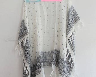 Kimono with Paisley and Tassels in White