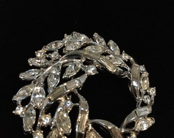 CROWN TRIFARI Leaves and Vines Brooch