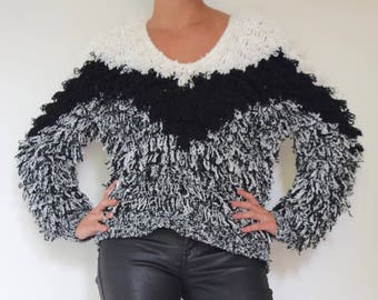 Vintage 80s 90s Black and White Chevron Striped Shag Rug V Neck Pullover Sweater (size small, medium)