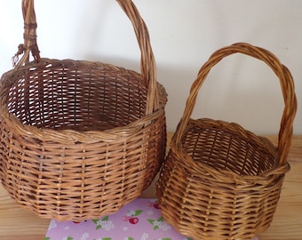 Vintage picnic basket wickers baskets