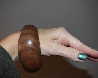 Wooden Bangle purchased in Sydney Australia/ Vintage Bracelets/ Vintage Bangles/ Wooden Jewelry/ Bangles/ Brown Bracelets/ Retro Bracelets