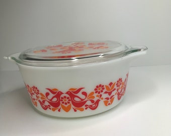Vintage PYREX friendship pattern 475 casserole dish