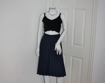 Navy blue pleated skirt - 1980's vintage midi skirt - preppy school skirt - accordion pleat