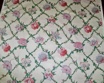 DESIGNER FLORAL CABBAGE Roses Trellis Polished Cotton Fabric 18 Yards Cream Green Rose Blue Multi