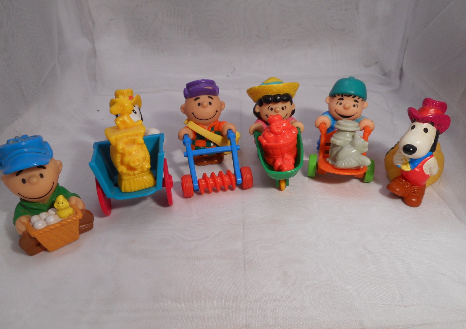 peanuts happy meal toys