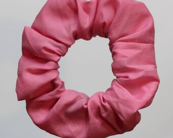Erröten - Bright Pink Scrunchie