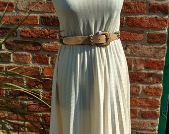 Vintage retro 1970s poly pleated sun dress