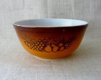 Pyrex Old Orchard 402 Mixing Bowl 1.5 Quart Pyrex Old Orchard 402 Mixing Bowl 1.5 Quart