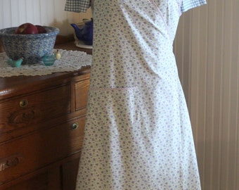 Lavender and White Calico 1940s Wrap Apron -Ready to Ship