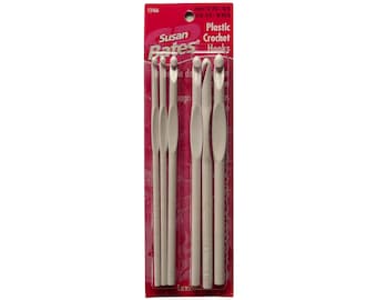 6pc LUXITE Set Susan Bates Crochet hook set, White plastic crochet hooks, Sizes F-K (F5, G6, H8, I9, J10 and K10.5) Crochet hook set 08564