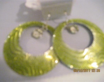 Lime Green Fashion Go-go Style Earrings w/ Swarvoskui