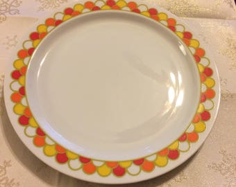 Retro Georges Briard Carousel Dinner Plates