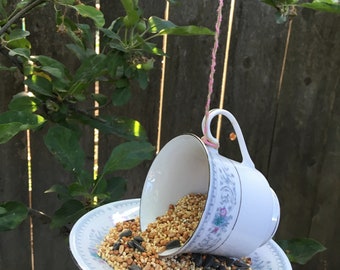 Bird feeder