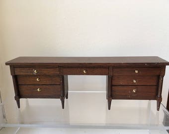 Dollhouse Miniature Desk 1" Scale (DC)