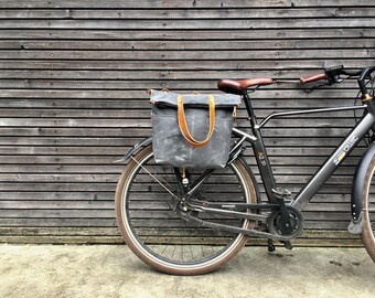 Bike pannier / diaper bag convertible into bicycle bag in waxed canvas with zipper closure / tote bag / bike accessories