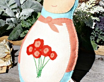 Felt Nesting Doll - Matryoshka doll, Russian doll, felt toy, hand stitched doll, handmade doll, soft toy, stuffed doll