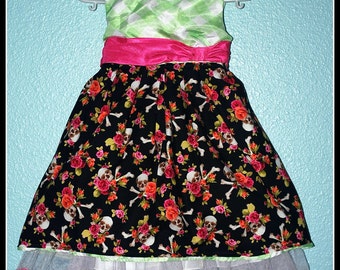 Girls Rockabilly Dress in Skulls & Bones and Flowers ........Size 2