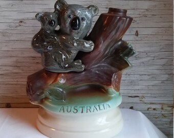 Vintage 1973 Jim Beam Distilling Co. Decanter Depicting a Mother and Baby Koala on a Tree in Australia. Provenance on Decanters Bottom.