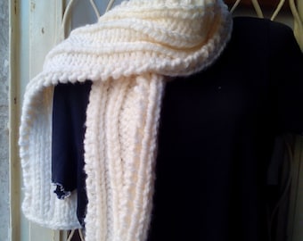 10 Scarf, knitted tricot Pearl drop