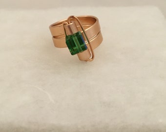 Size 7 wire ring with green bead