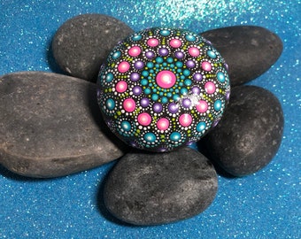 Mandala / Meditation Stone / Dot Mandala / Painted Rocks