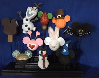 Antennae topper display