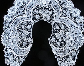 Handsome Guipure Bobbin Lace Collar