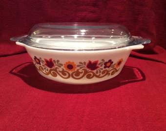 Pyrex JAJ Briarwood Round Casserole Dish 2 pint #509 circa 1970