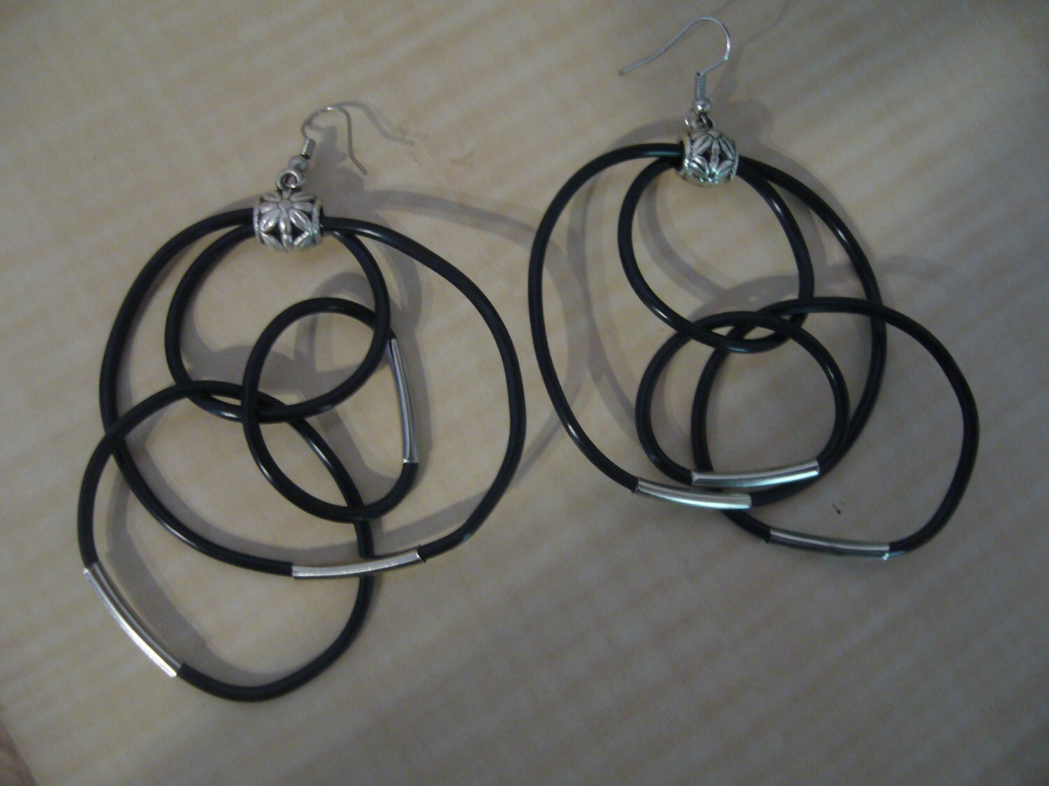 Multi loop earrings rubber/Rubber hoop earrings