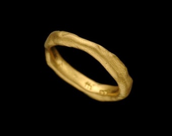22K Wedding ring,22K Gold Wedding Band, Natural Rough Looking Thin 22k Solid Gold Fusing Ring, Unisex Gold Jewelry, Resizable, Fine Jewelry.