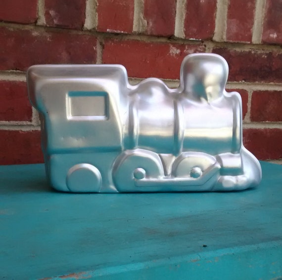 Train cake pan vintage Wilton baking pan choo choo train 3d