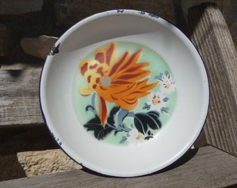 ONE Bumper Harvest Enamel Bowl - Made in China - 1950s (IB)