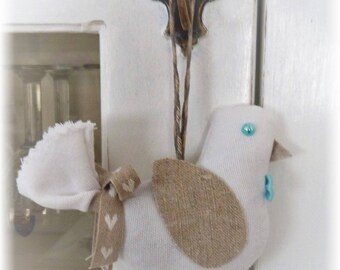 Hanging bird has Lavender scent