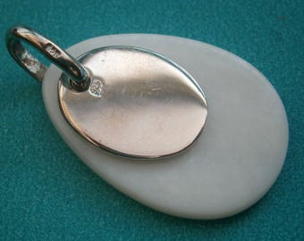 D316) A lovely 925 sterling silver and natural white mother of pearl Mop shell pendant