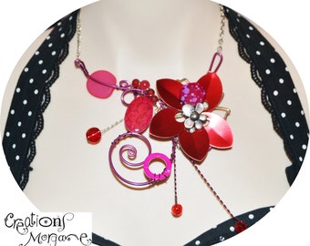 collier sculptural rouge / sculptural necklace